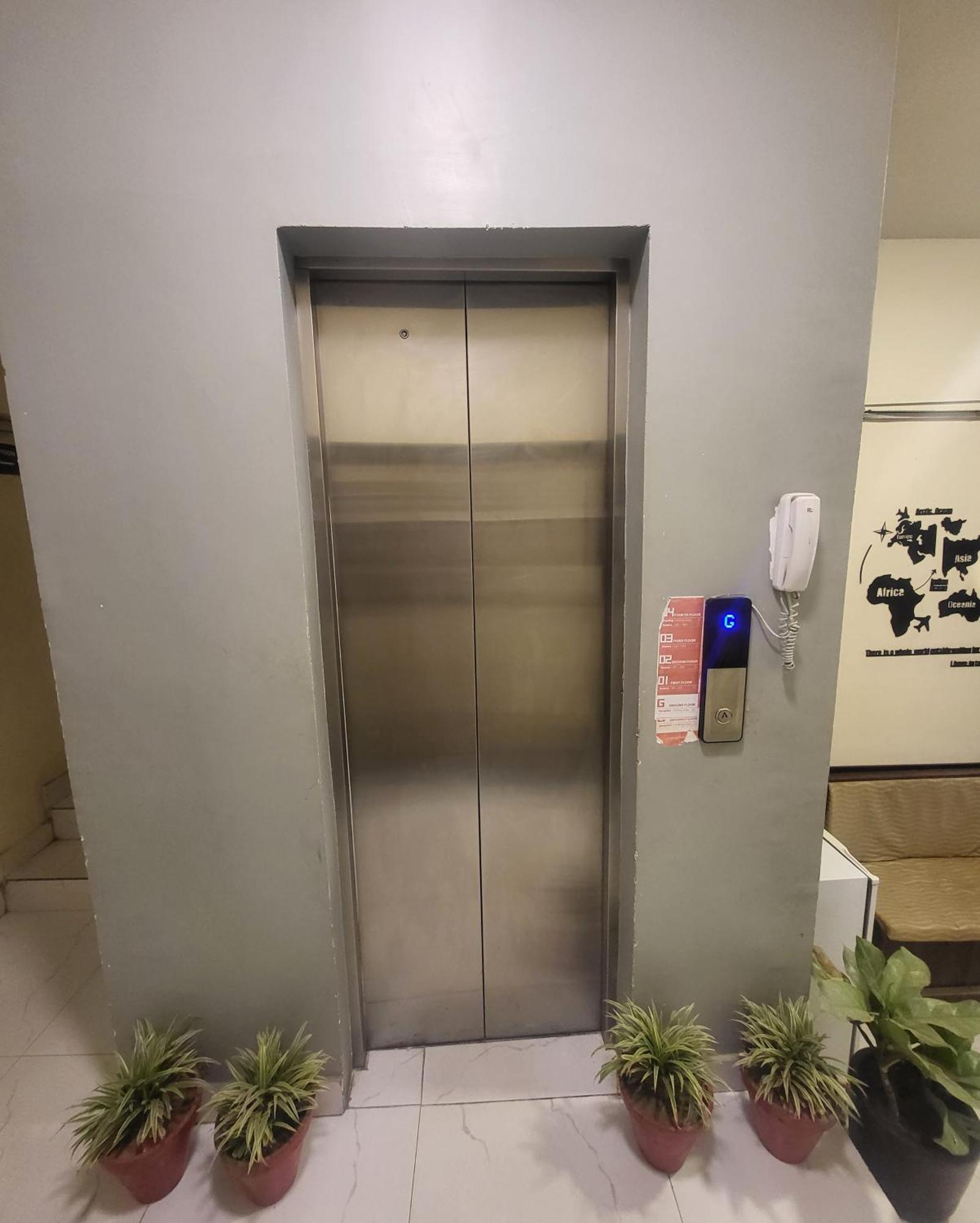 Hotel Rooms Dha 卡拉奇 外观 照片