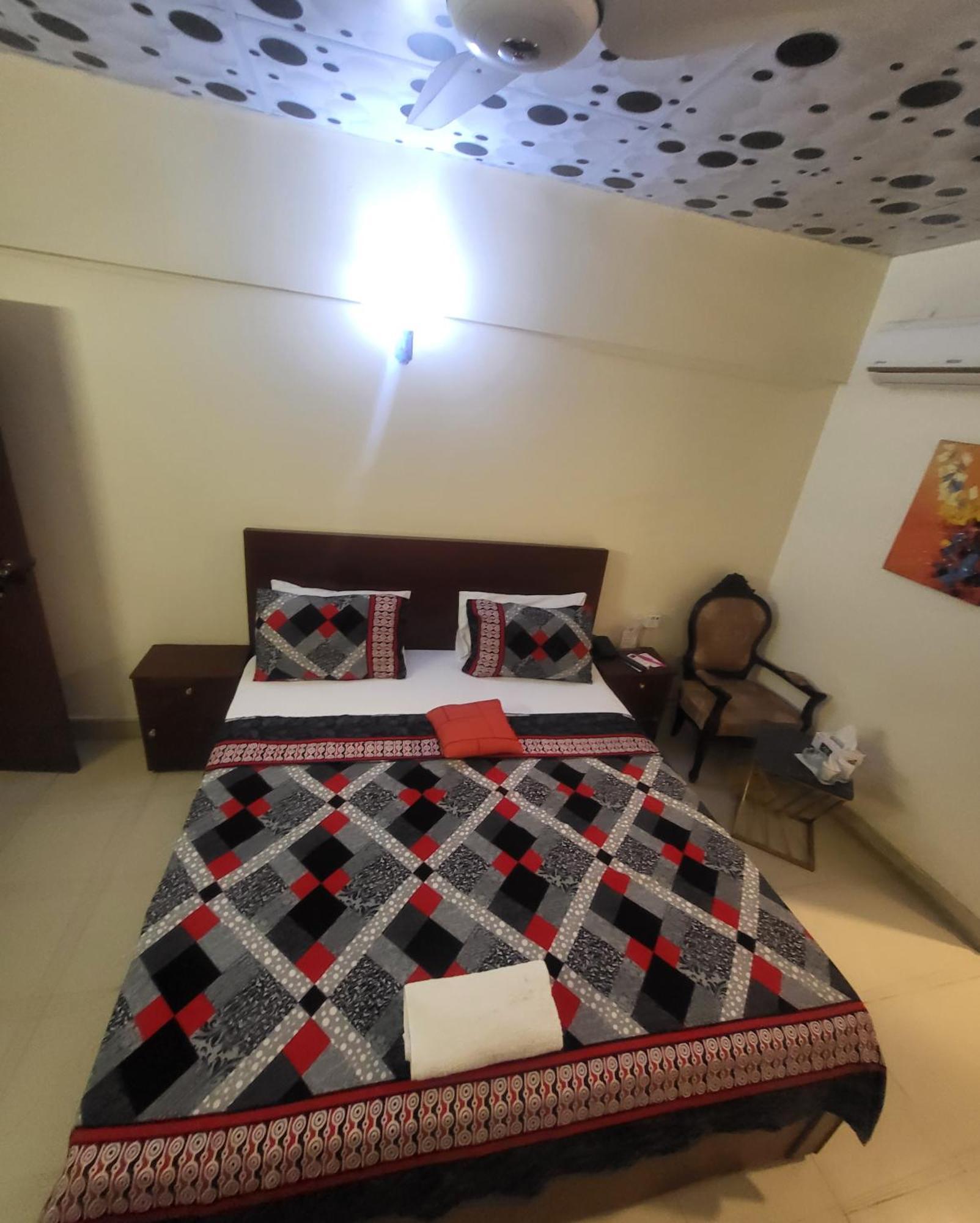 Hotel Rooms Dha 卡拉奇 外观 照片